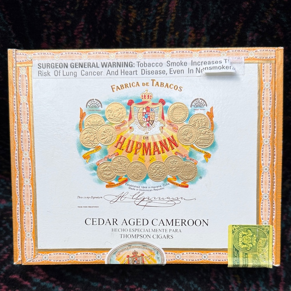 H.UPMANN Cedar Aged Camaroon Cigar Box. 20-Churchill Capacity.